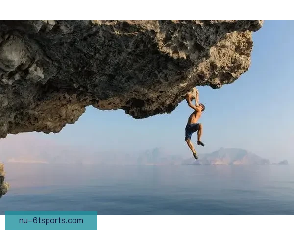 攀岩精英擂台：挑战高峰，登上巅峰