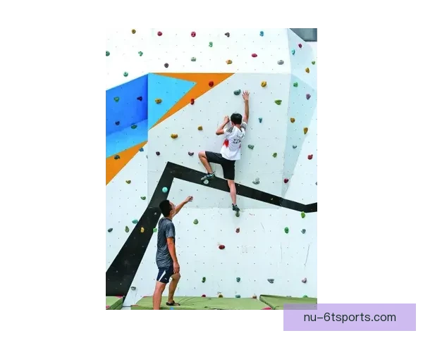 攀岩杯赛魅力无限,挑战极限勇闯高峰 攀岩杯赛魅力无限,挑战极限勇闯高峰