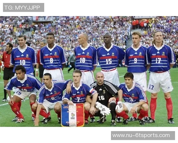 足球世界杯球星卡收藏热潮解析及未来发展趋势探讨